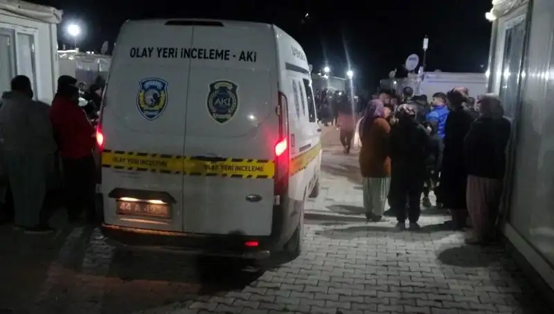 Husumet Yüzünden Çıkan Kavga Sokakları Kan Gölüne Çevirdi