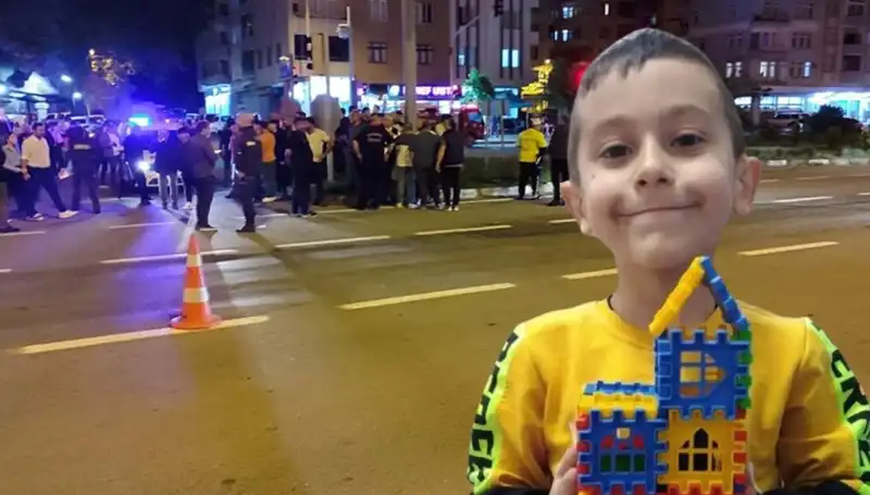 8 Yaşındaki Çocuk Kamyonetin Çarpmasıyla Hayatını Kaybetti: Olay Anı Gözler Önünde