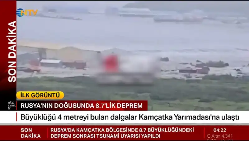 Kamçatka Açıklarında Tarihi Tsunami Dalgaları: İnsanlar Panik İçinde!