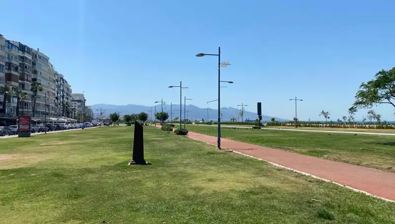 İzmir’de Tarihi Sıcaklık Rekoru: Kordon Boş Kaldı!
