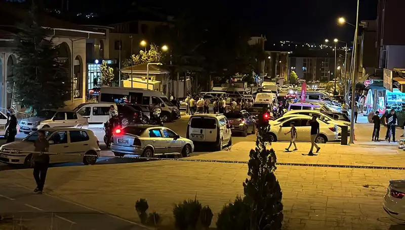 İki Ailenin Tartışması Kanlı Bitti: 1 Ağır Yaralı, 3 Yaralı