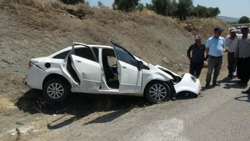 Kilis'te Trafik Kazası: İki Araç Çarpıştı, Çok Sayıda Yaralı Var