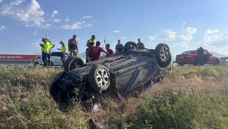 Nişan Töreninden Döneceklerken Kaza: 1 Ölü, 4 Yaralı Tüyler Ürpertti