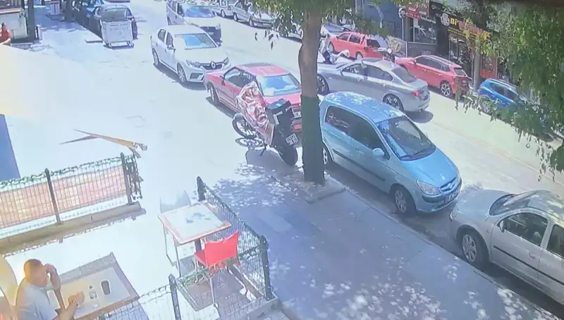 Karşıdan Karşıya Geçerken Arabanın Çarptığı Kişi Hastaneye Kaldırıldı!