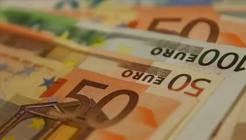 Euro, Tüm Zamanların Zirvesinden Gerileyerek Piyasalarda Dalgalanma Yarattı