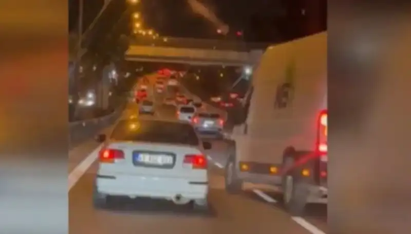 Tuzla’da Şok Edici Olay: Makas Terörü ve Çarpıp Kaçma İddiası