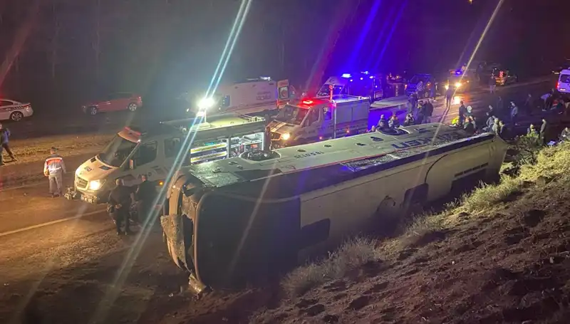 İşçi Servisi Feci Kaza Geçirdi: 23 Yaralı ve Korkutan Detaylar