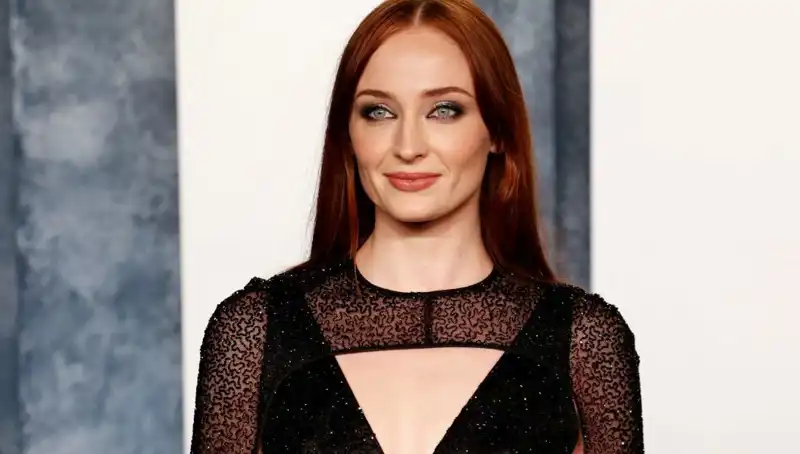 Sophie Turner'ın Instagram Paylaşımına Yapılan Yorum, Gözyaşlarına Sebep Oldu!