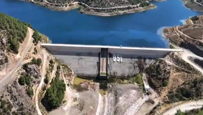 Çeşme’de Su Kesintileri Tarihe Karışıyor: Yenilikçi Projeler Hayata Geçiyor