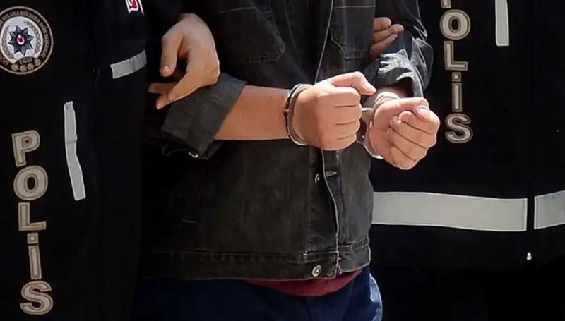Kayseri'de Yasa Dışı Silah Operasyonu: İki Zanlı Yakalandı, Olayın Perde Arkası Nedir?