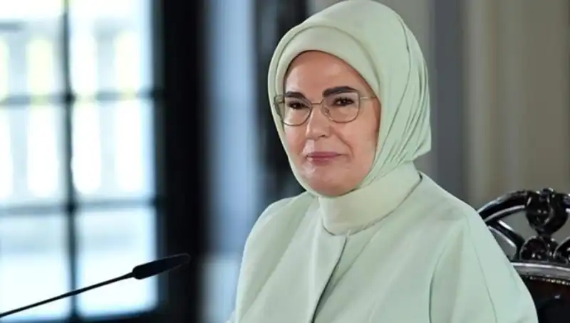 Emine Erdoğan'dan Aile Değerlerine Vurgu: Uluslararası Aile Forumu Paylaşımı