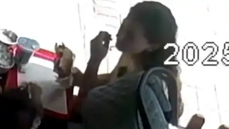 Saçını Tostun İçine Koyarak Dikkat Çekti: Şoke Eden Gerekçe!
