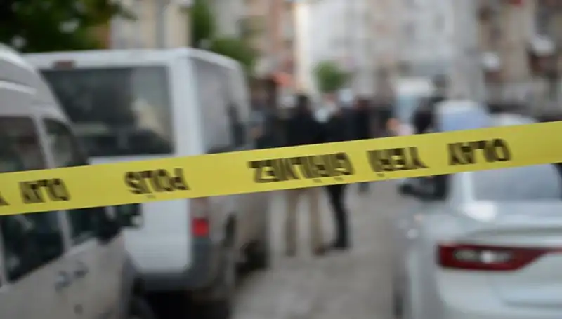 :** Satır ve Bıçaklı Kavga: Hayatını Kaybeden Bir Genç, Bir Yaralı!**