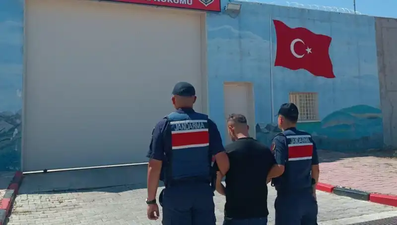 Afyon'da Suç Çetesi Çökertildi: 9 Aranan Kişi Yakalandı