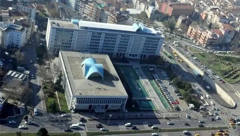 İBB Soruşturmasında Enderun WhatsApp Grubu Mesajları İnceleniyor: Ne Çıkacak?