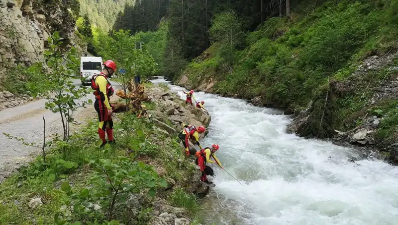 Trabzon'da Dereye Düşen Çocuğun Kayıp İhbarı: Babada Adli Kontrol Önlemi
