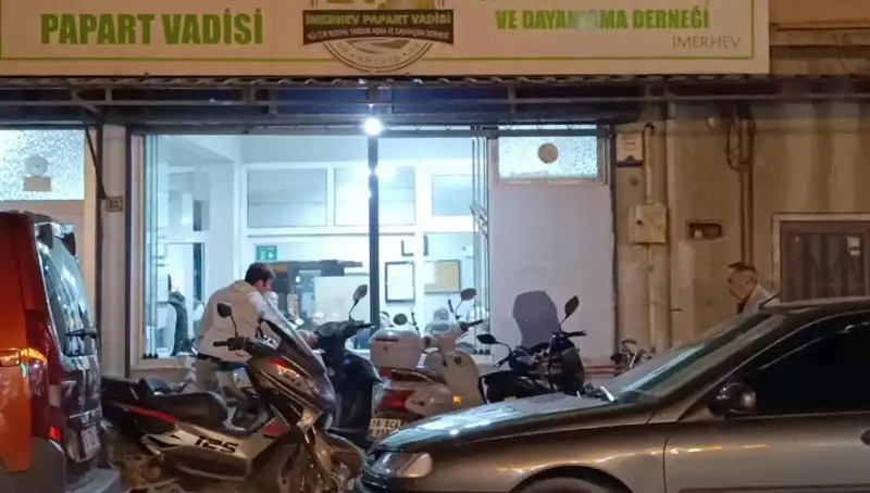 Lokalde Bıçaklı Kavga: Bir Kişi Ağır Yaralandı, Sebep Ne?