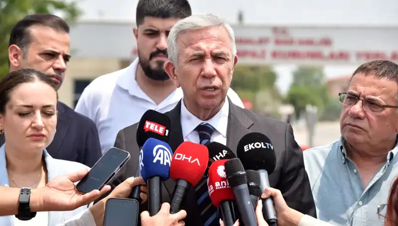 Mansur Yavaş, Muhittin Böcek’i Ziyaret Etti: Yenilikçi Proje ve İşbirliği Mesajları