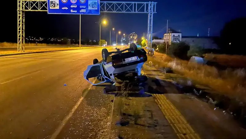TIR'ın Sıkıştırdığı Otomobil Takla Attı: Şans Eserine Kaldı!