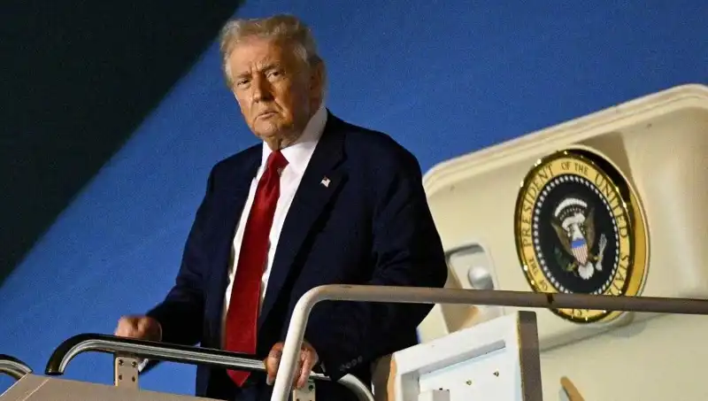 ABD Başkanı Trump'ın Lahey'deki NATO Zirvesi'nde Neler Bekleniyor?