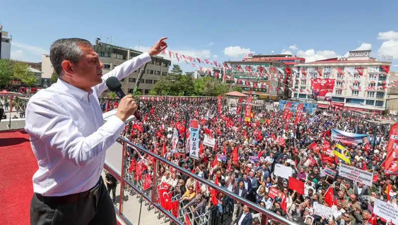 Özgür Özel: "Örgütlerin Sürdürülebilir Barış İçin Silah Bırakmasını Destekliyoruz"