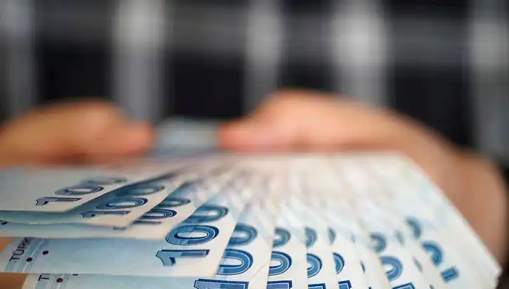 Emekli Promosyonları 2025: Kamu ve Özel Bankalarda Rekor Tutarlar