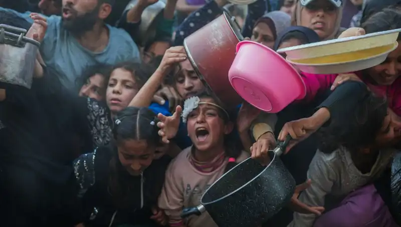 Gazze'deki Açlık Krizi: Un Stoklarının Tükenmesi Ciddi Tehlike Arz Ediyor