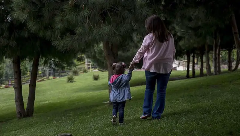 Yargıtay'dan Çarpıcı Koruyucu Aile Kararı: Annelik Hakları Yenilikler İçeriyor