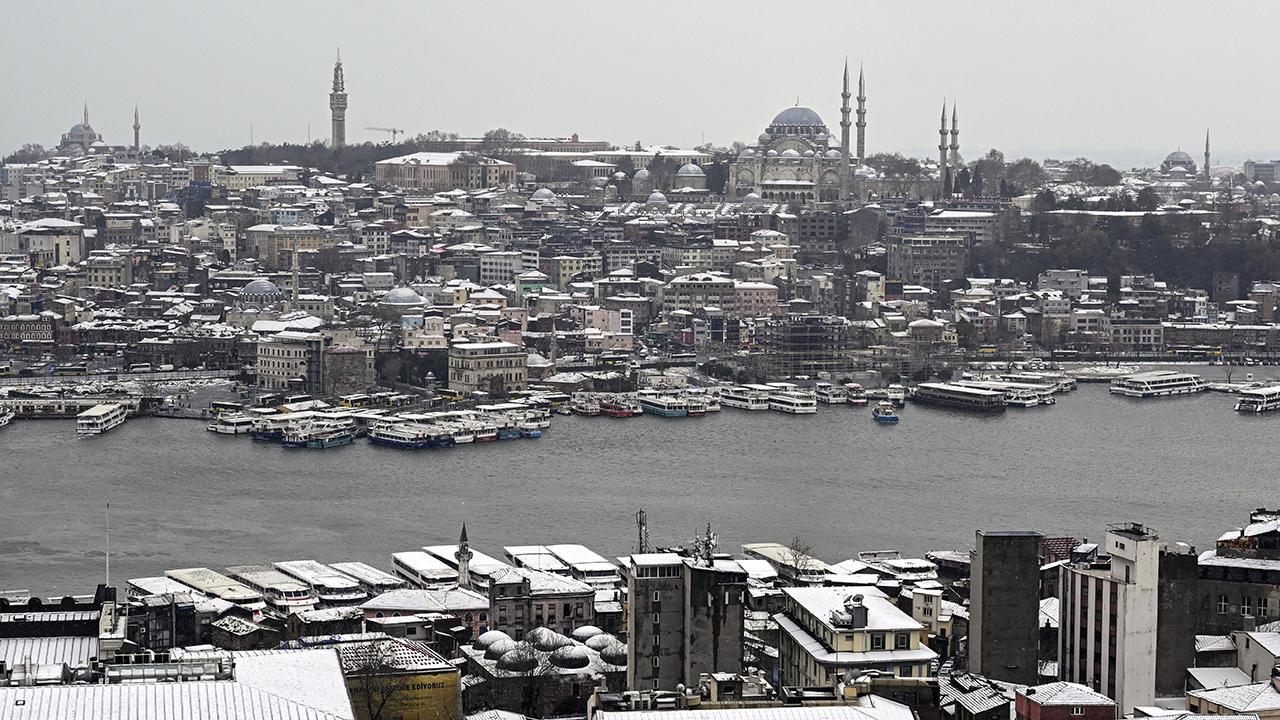 İstanbul'da Beklenen Kar Yağışı Etkili Oldu